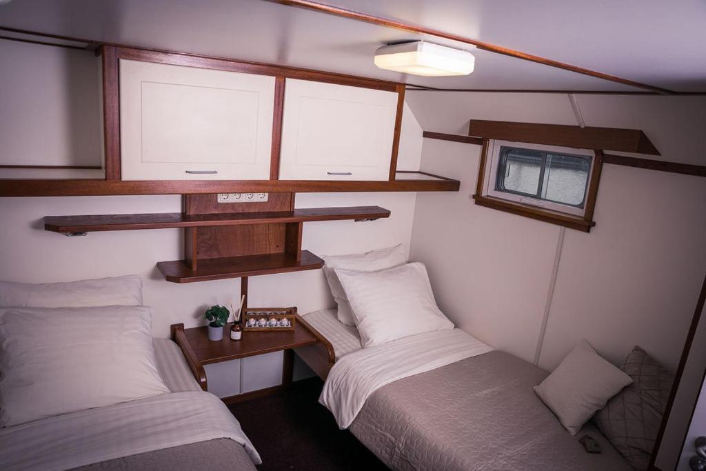 Unique Hotelboat Botel Lena Maria Amsterdam Dış mekan fotoğraf